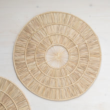 Load image into Gallery viewer, Natural Palm Fiber Line Placemat

