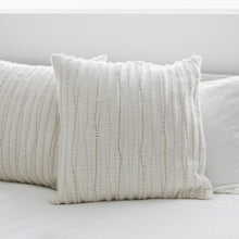 Load image into Gallery viewer, Handwoven Wool Pillow Nieve off white
